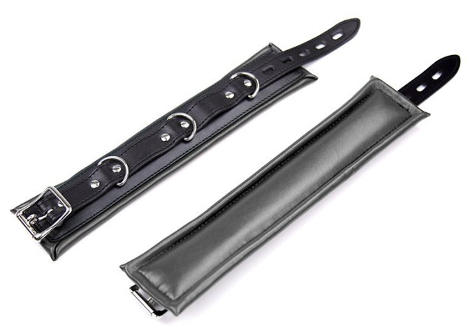 Kit Barre de maintien Collier et Menottes Simply Dom Noir