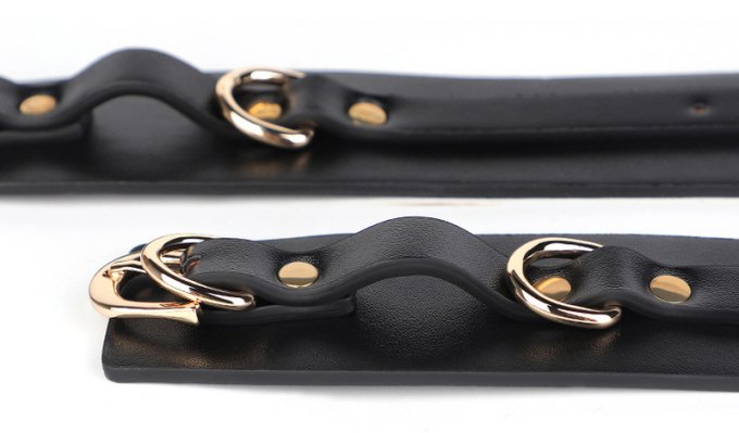 Menottes de poignets Arentha Noires