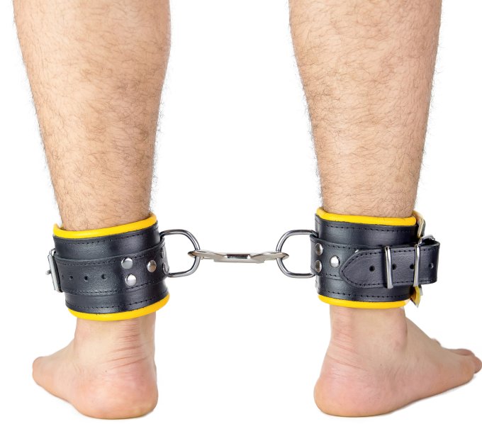 Menottes en cuir rembourrées pour Chevilles Noir-Jaune