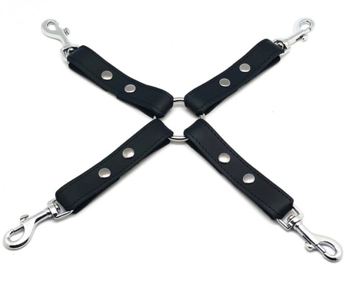 Noeud BDSM en cuir avec crochets