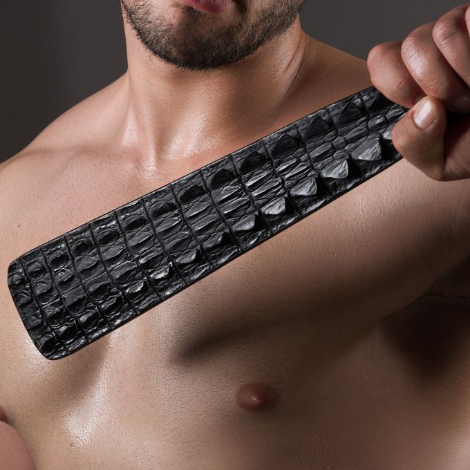 Paddle Bdsm avec Motif Croco Feros 48cm
